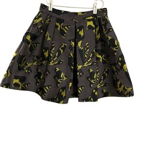 Banana Republic Gray background with Black and Yellow Skater Skirt size 4 NWT